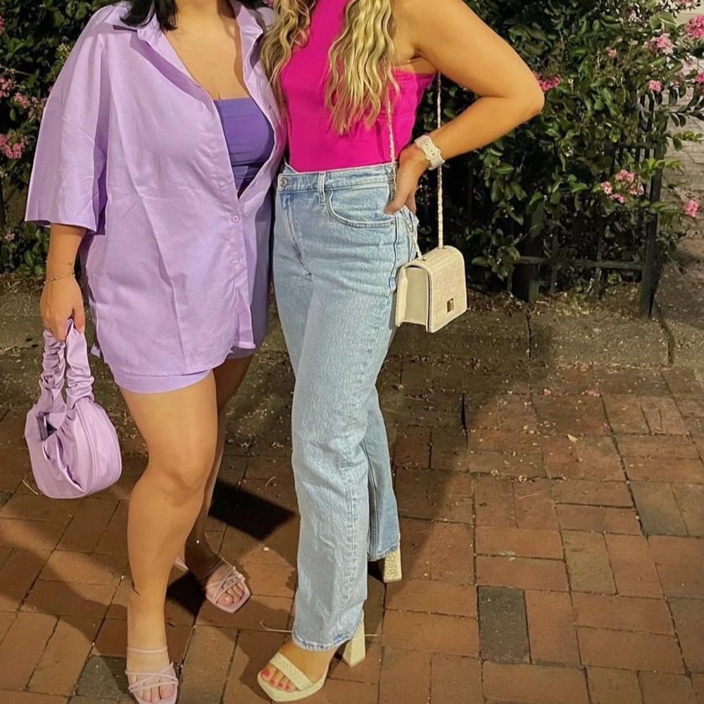 Abercrombie 90s straight ultra high rise jeans. Size 2 short / 26